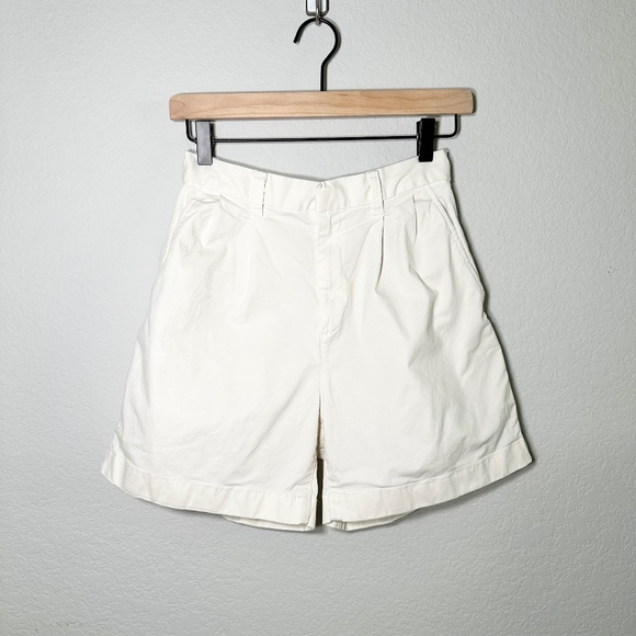 GAP Pants - Gap High Rise Chino Short Pleated Cream White 0 Like New
